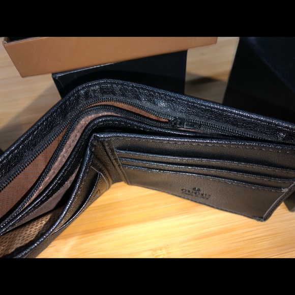 Wallet - Picture 1 of 6